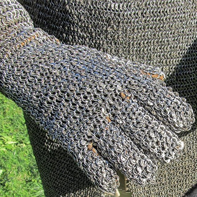 Making Chainmail Gloves And Mittens - Ironskin Tutorial