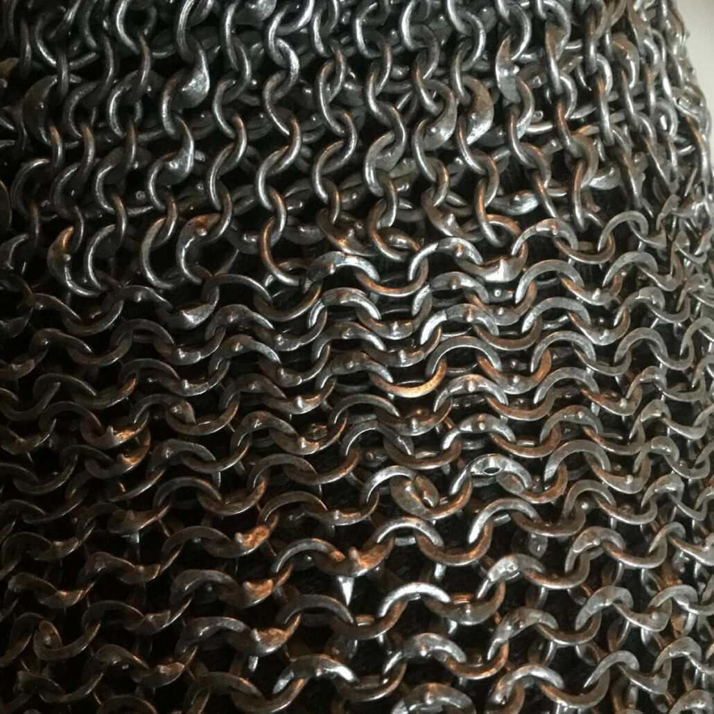 Mail weave with transition